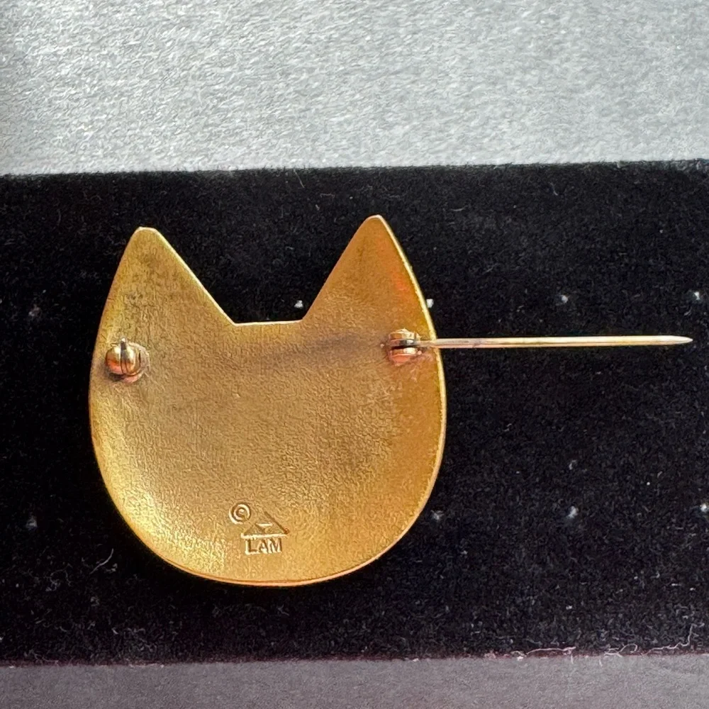 LAM -Vintage cat Brooch